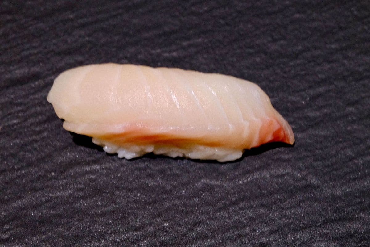 Tai Nigiri (2 pcs)