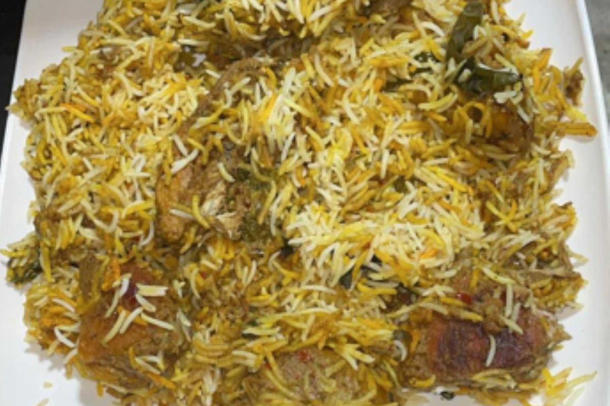Karachi Degi Chicken Biryani (Spicy)
