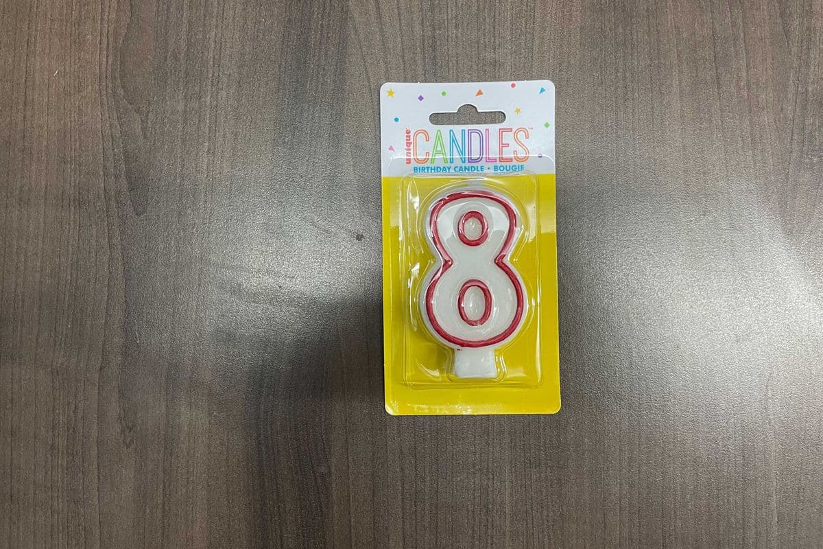 Deluxe Numeral Candle #8