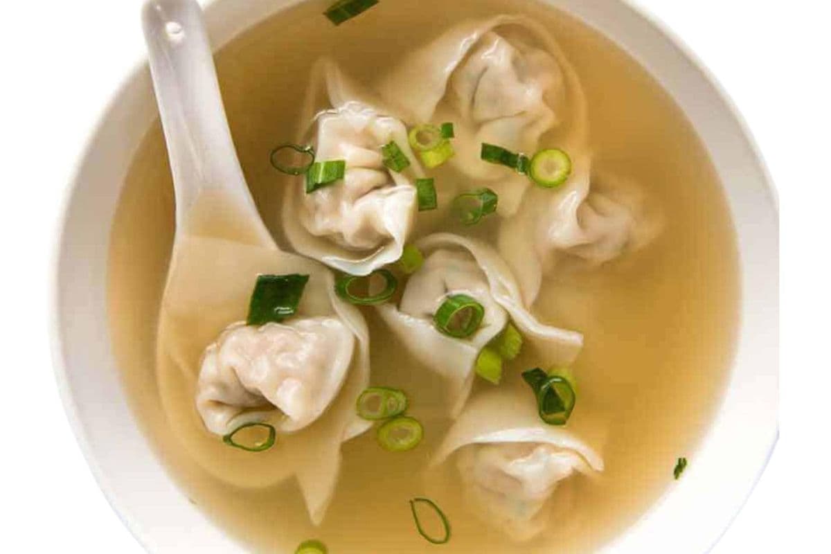 SO1. Soupe wonton (porc) / SO1. Wonton Soup (Pork)