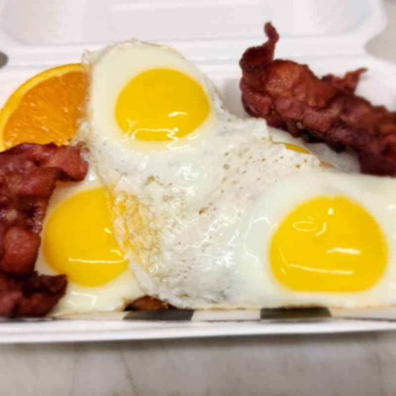 Bens Breakfast (4 egg + 4 Bacon)