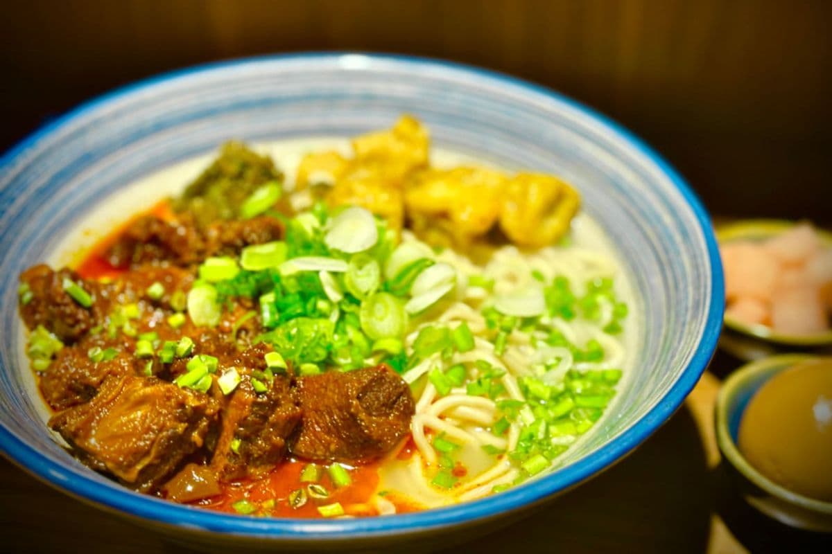 传统大酥牛肉面 House Special Braised Beef Noodle