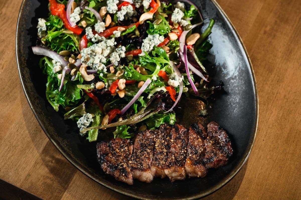 Grilled Steak Salad (6 oz)