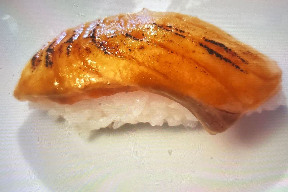 Tuna Aburi （金枪鱼寿司）1pc