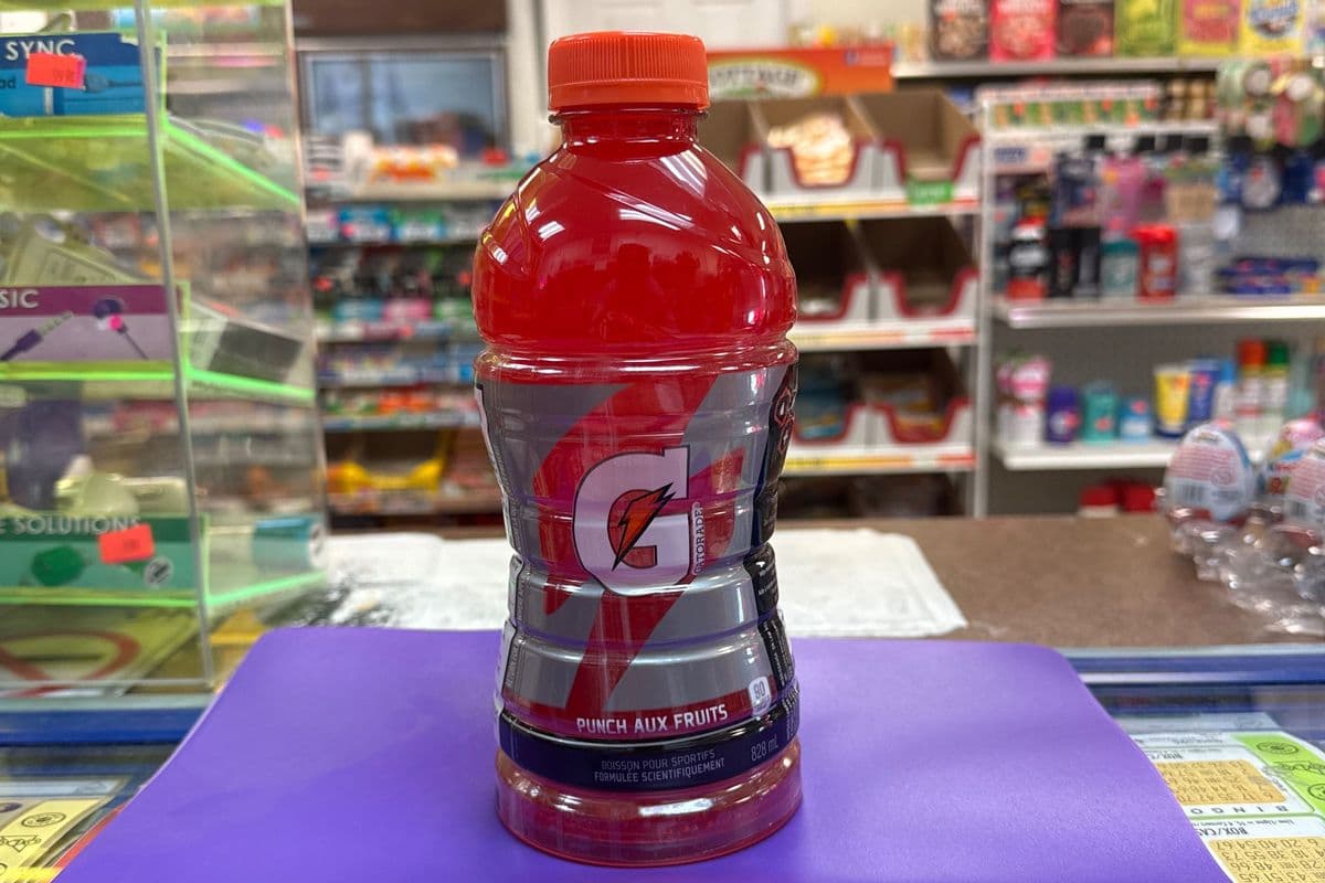 Gatorade Fruit Punch Bottle (828 ml)