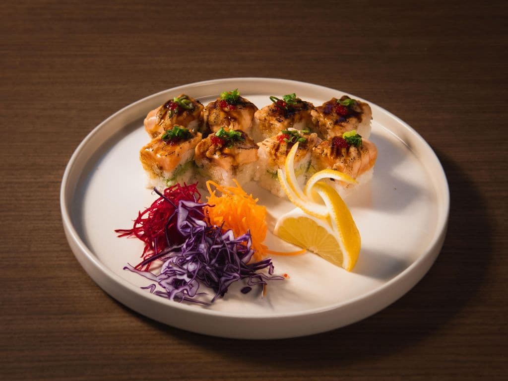 Avo Salmon Oshi