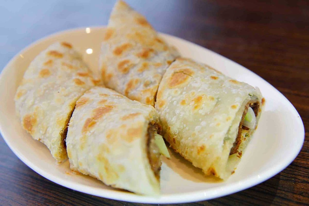 Pan Fried Marinated Beef Wraps (4 pcs) 大餅夾牛肉