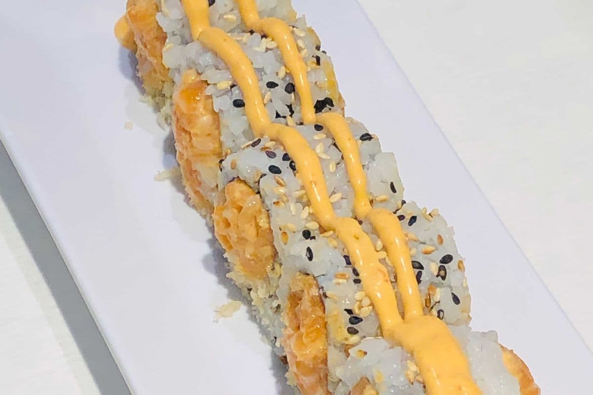 115. Spicy Salmon Roll (8 pcs)