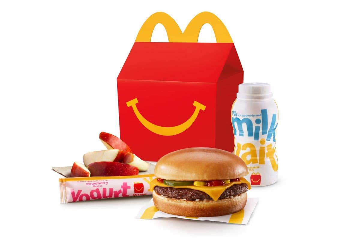Happy Meal Cheeseburger with Apple Slices [360-470 Cals]