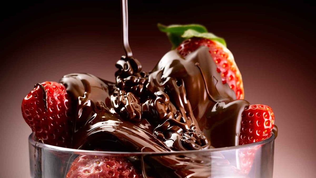 Strawberries With Hot Chocolate