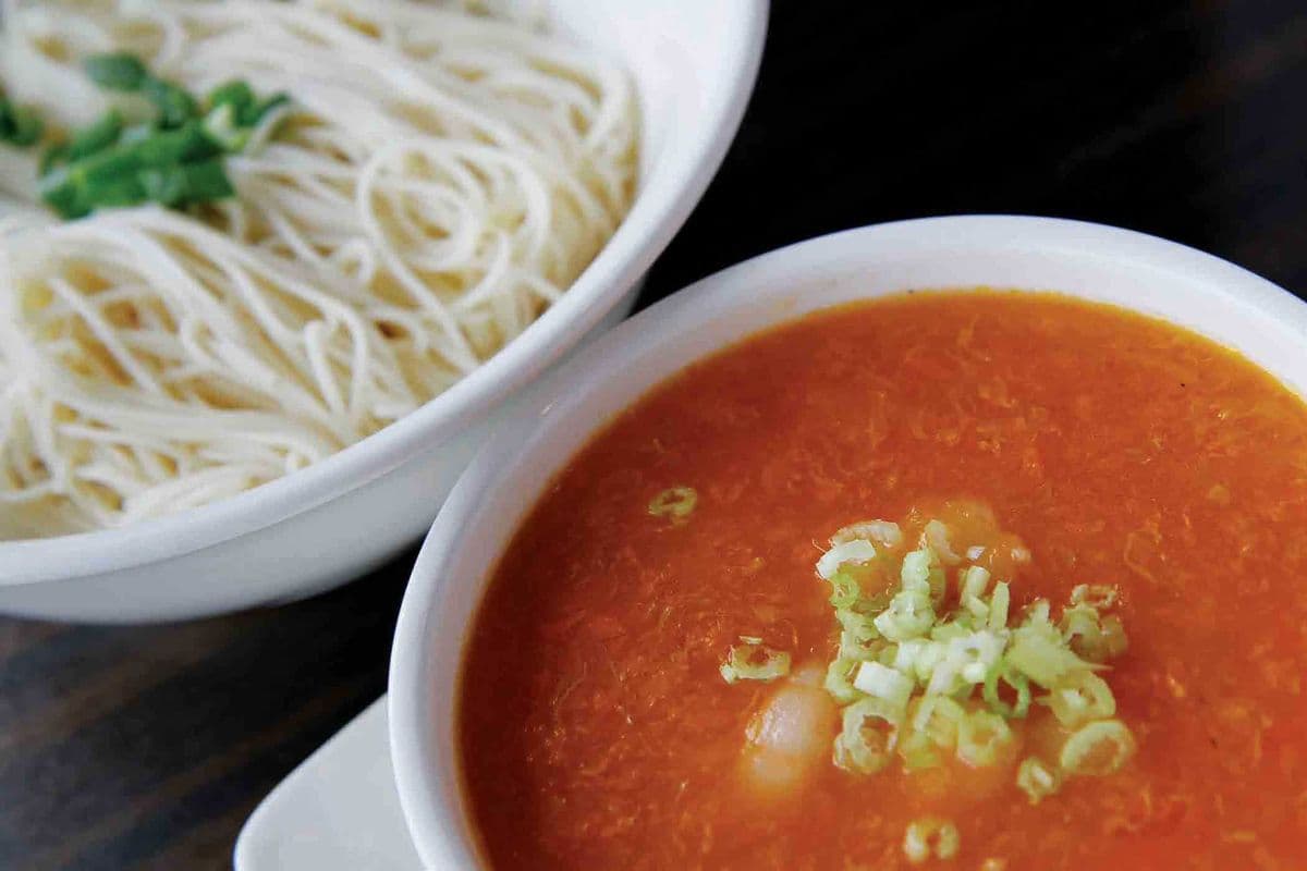 Noodles with Crab Meat & Shrimp Sauce 蟹黃蝦仁乾拌麵