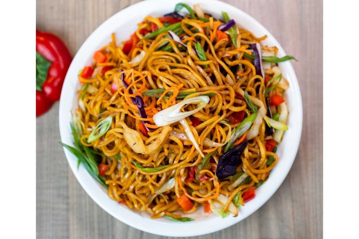 Hakka Chow Mein Noodles (28 oz)