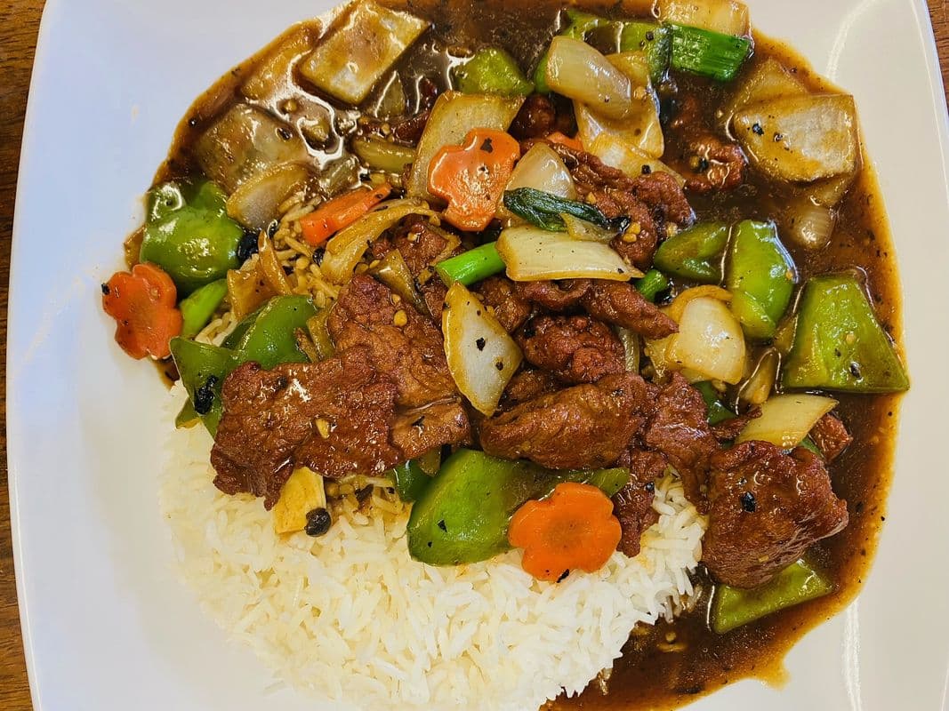 11. Beef Green Peppers with black Bean Sauce and Steam Rice