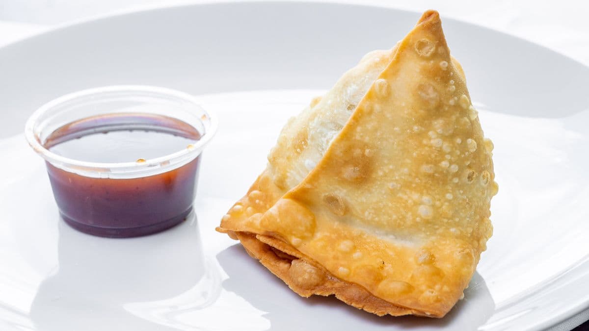 Veg Samosa (1 pc) 