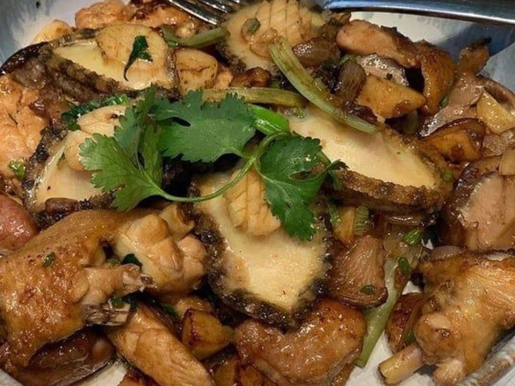 712. Chicken and abalone pan fried with our house made sauce