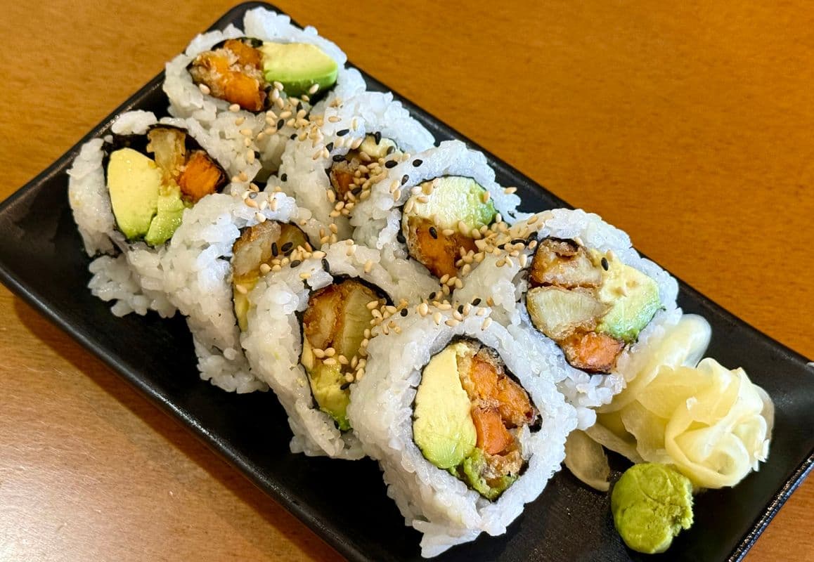 Yam & Avocado Roll (8 pcs)
