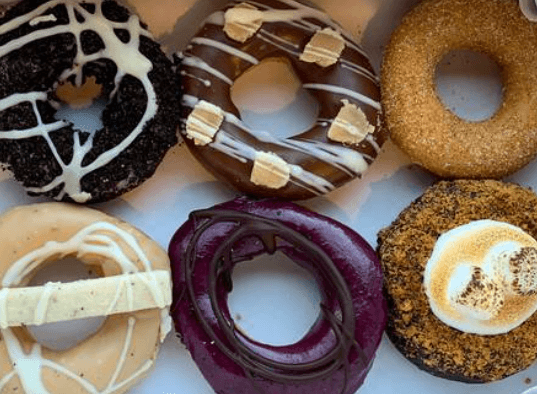 Demi-douzaine de beignes scout assorties / Half-Dozen Assorted Scout Doughnuts