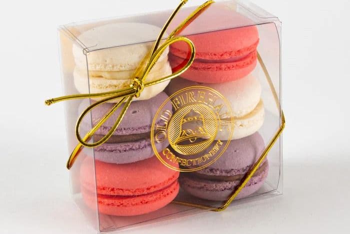 Box of Six Pieces Assorted Macarons
