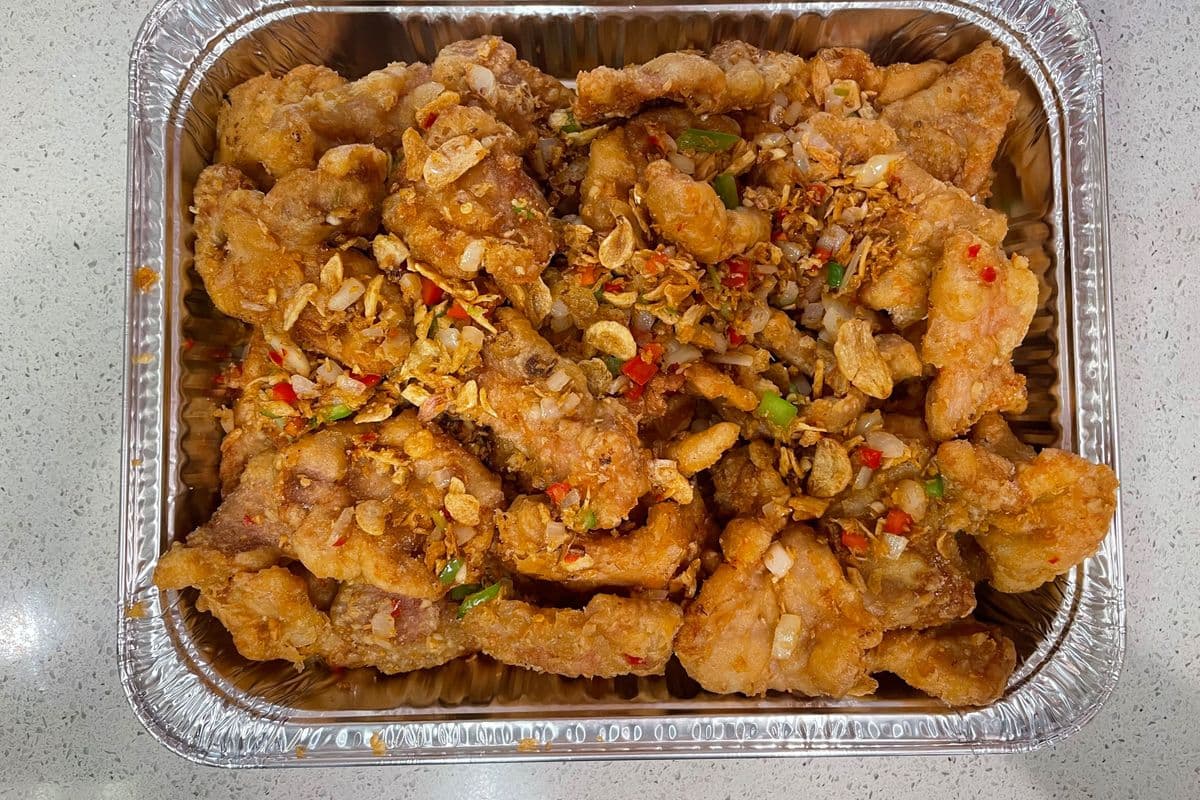 Deep-Fried Boneless Pork Chop with Salt and Pepper 椒鹽肉排 Party Tray L