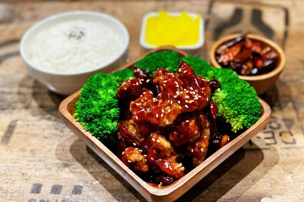 General Tso's Chicken Meal Box