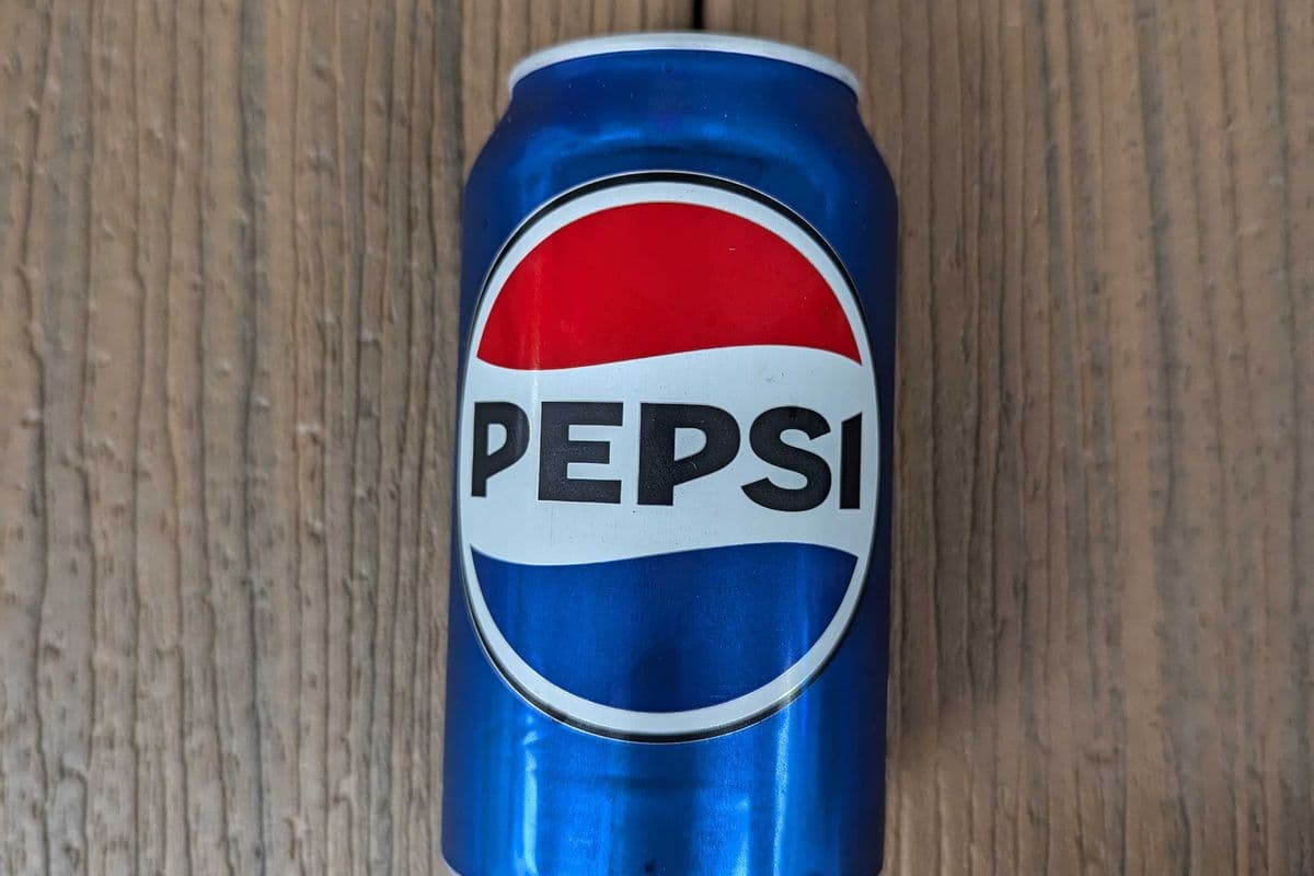 Pepsi (355ml) (150 Cal)