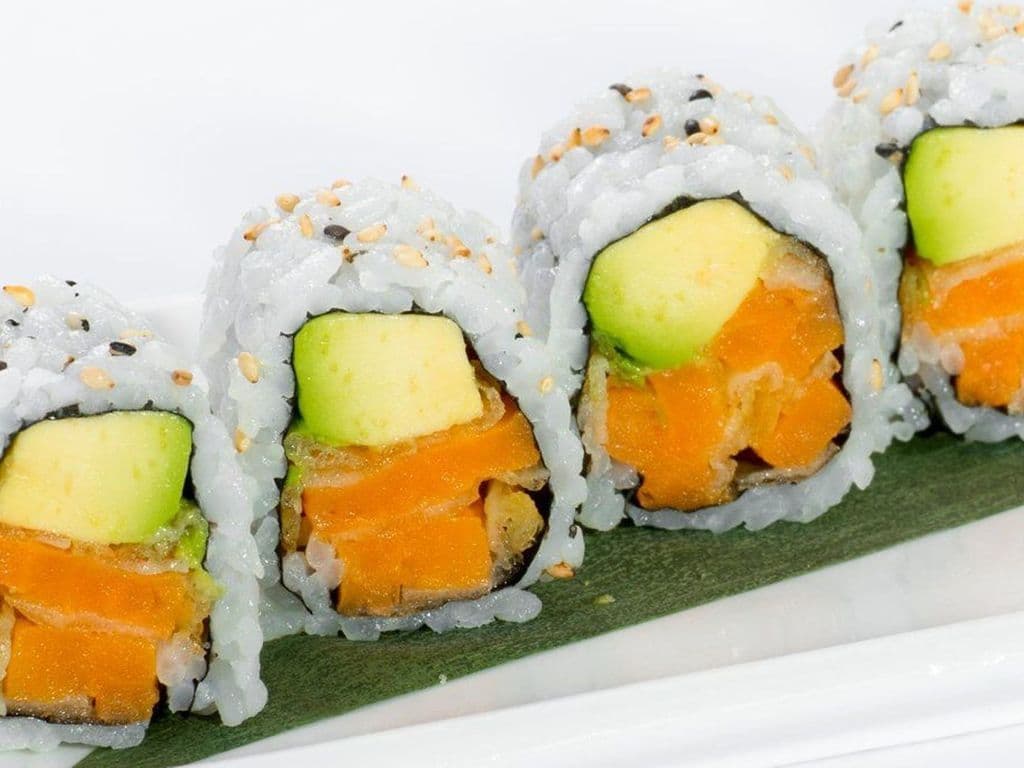 VM01 Yam Tempura Roll (6 pcs)