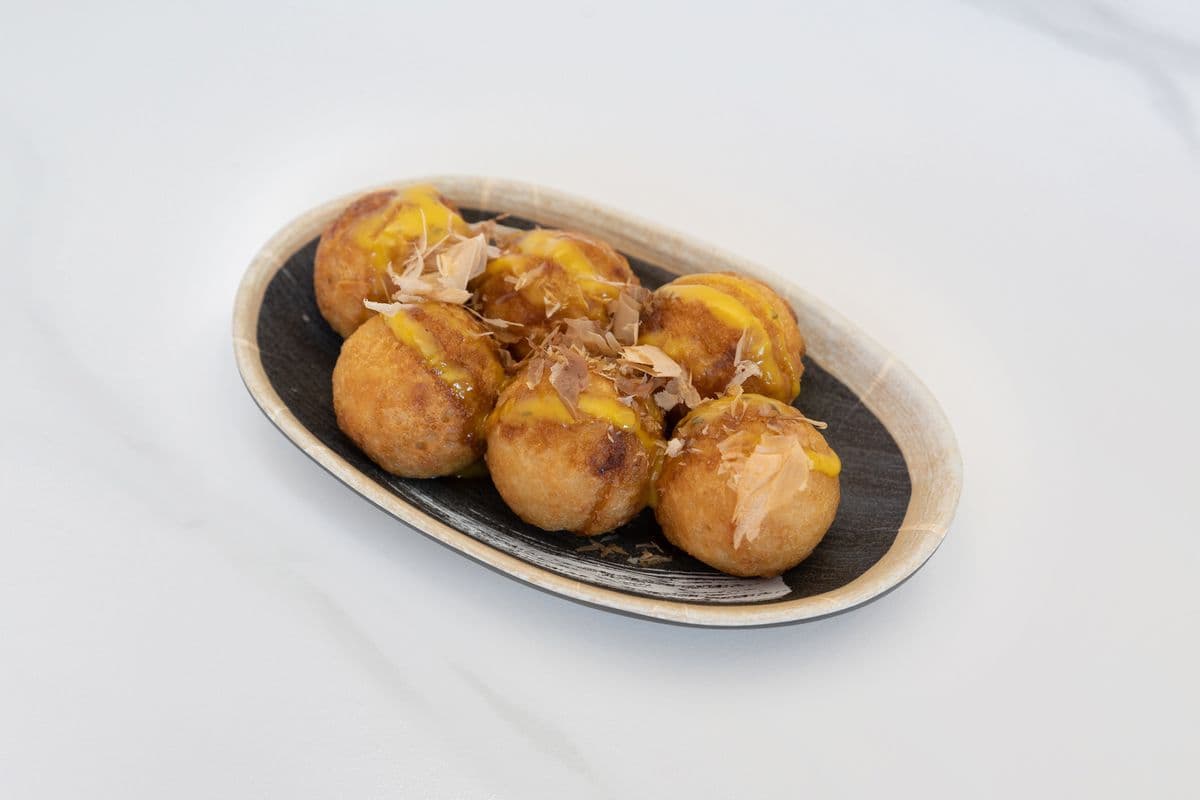 B3. Takoyaki (6 pcs) 章鱼小丸子（6件)