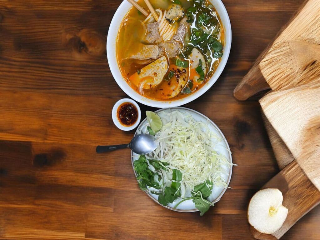 P30: Hue's Style with noodle in soup