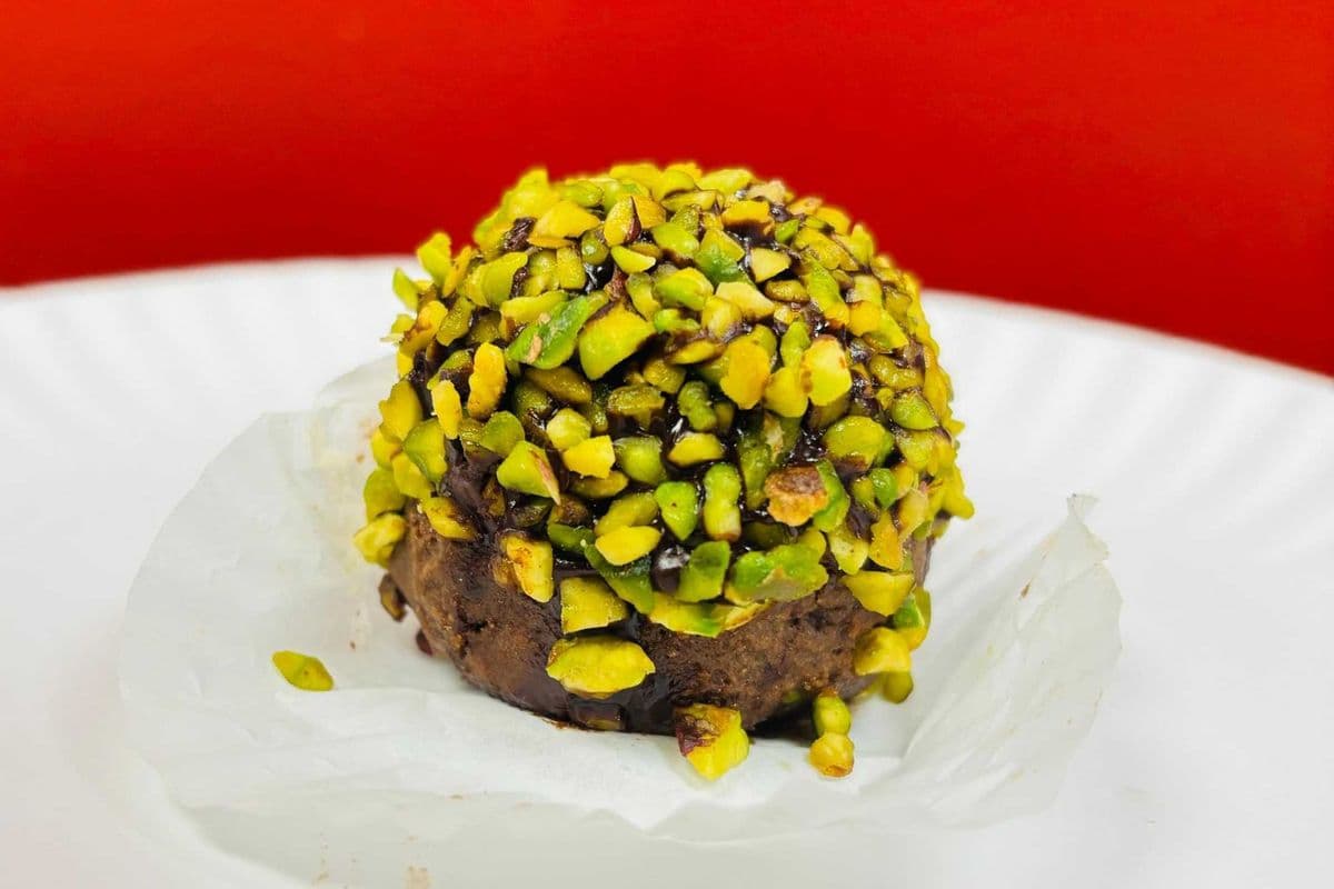 Pistachio Truffle (One Piece)
