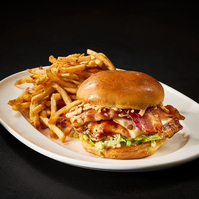 Burger au poulet grillé