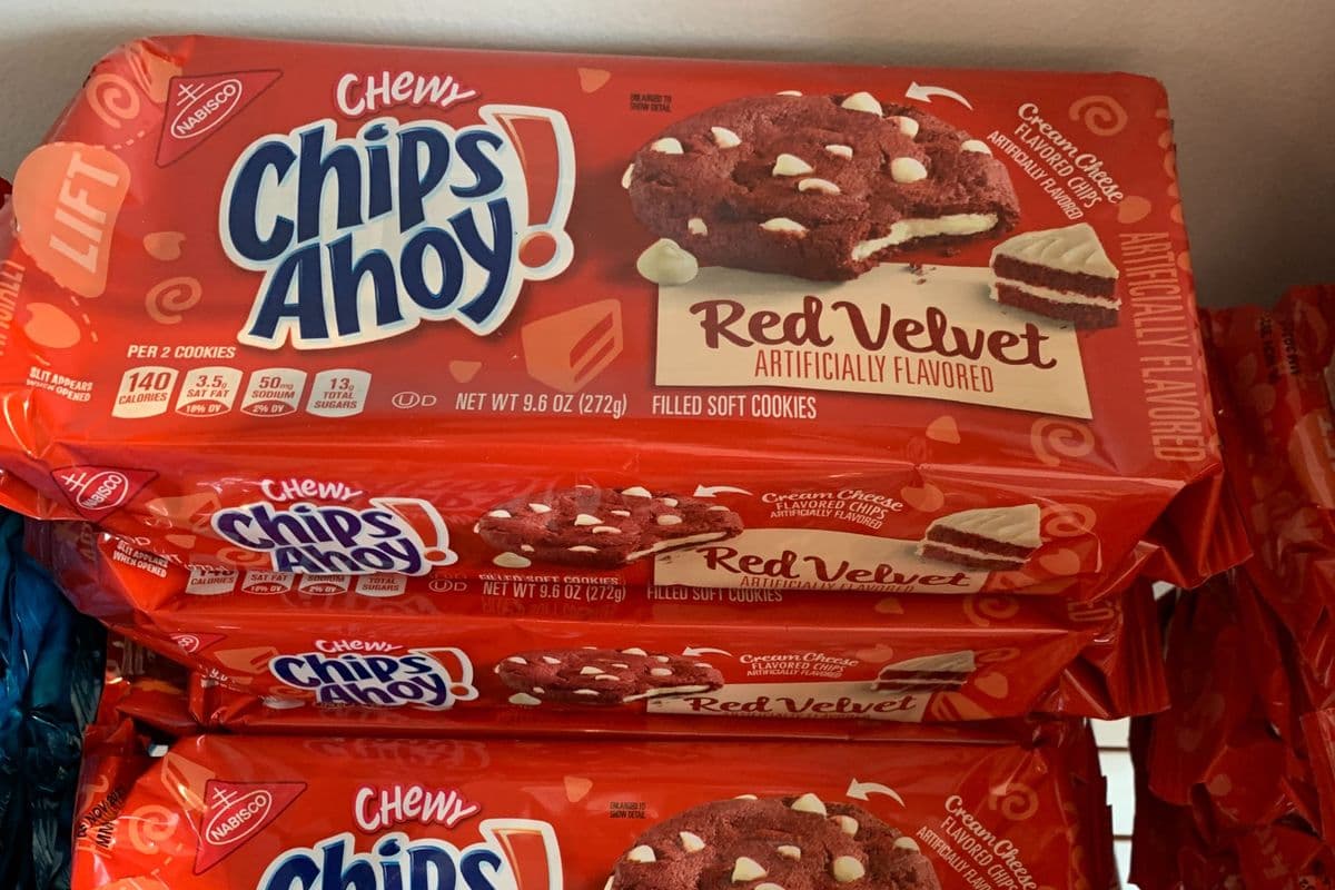 Chips Ahoy Chewy Red Velvet with Cream Cheese Chips