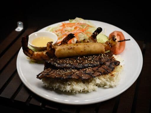 Bœuf AAA et crevettes grillés / Grilled AAA Beef and Shrimp