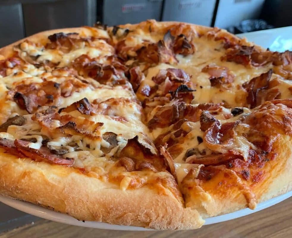 Special "Ste-Lazare" Pizza / Pizza Spécial "Ste-Lazare"