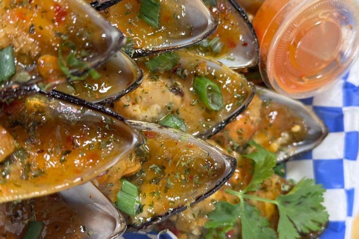 Cheesy Mussels (One Pound)