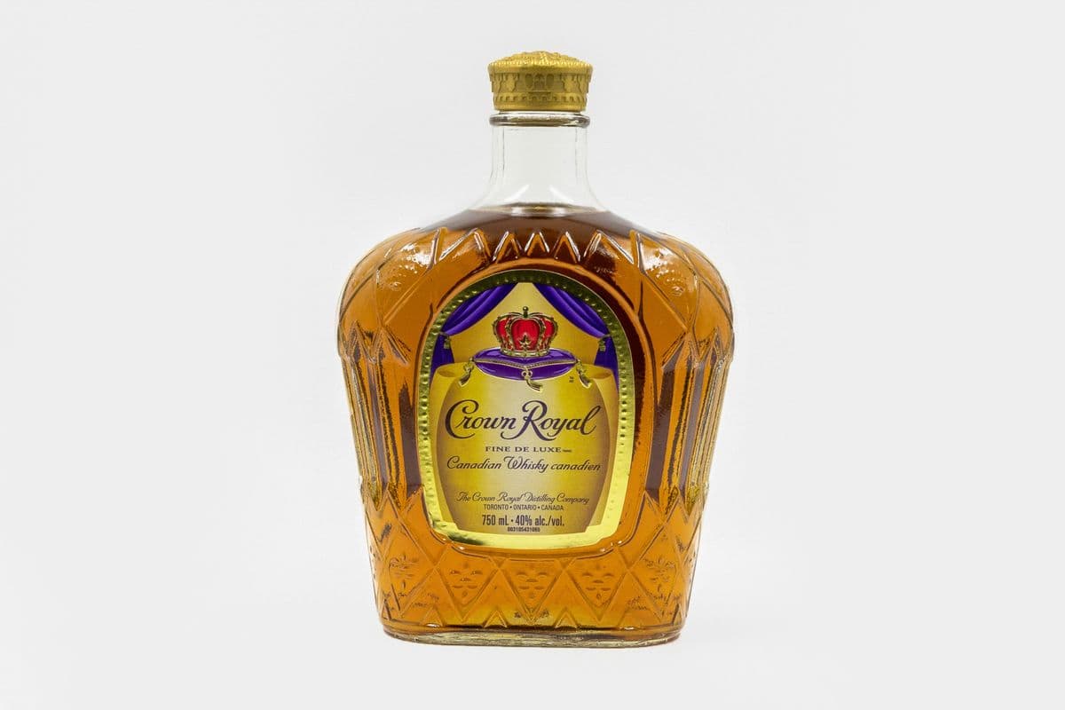 Crown Royal (1 x 750 ml Bottle)