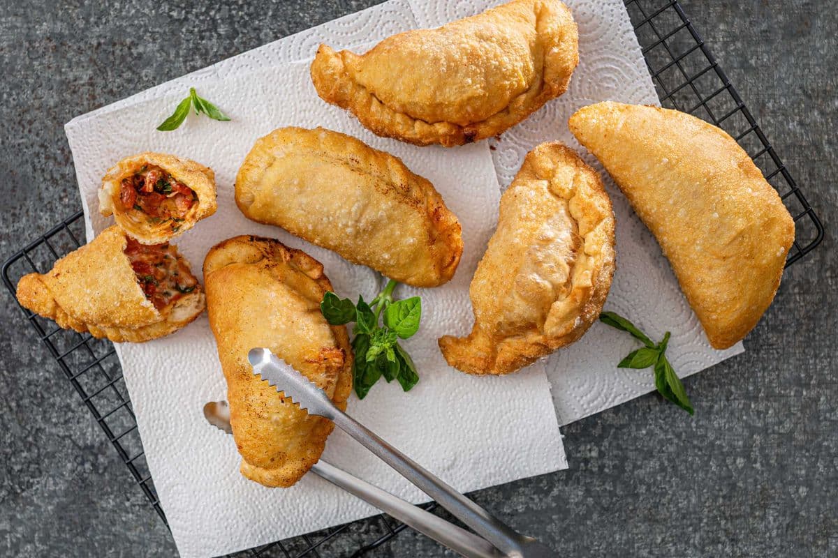 One panzerotti with 3 toppings