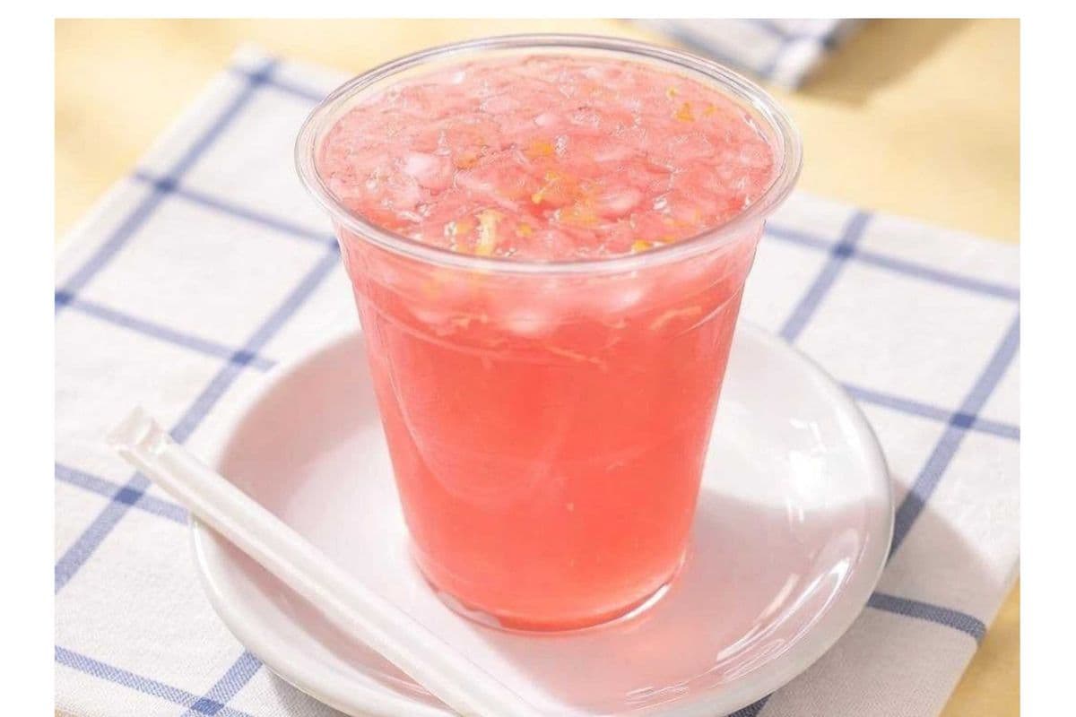Iced Strawberry Lemonade (16 oz)