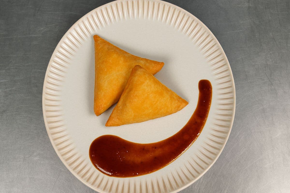 Classic Vegetable Samosa 1 pc