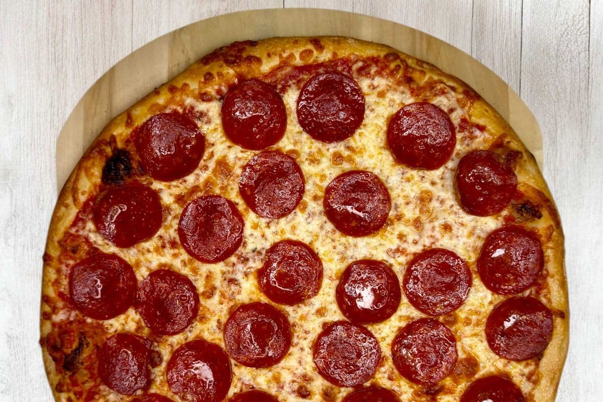Medium Pepperoni Pizza