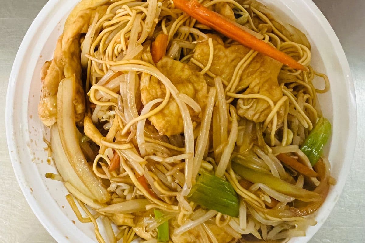 Chicken Cantonese Egg Noodle 鸡蛋面