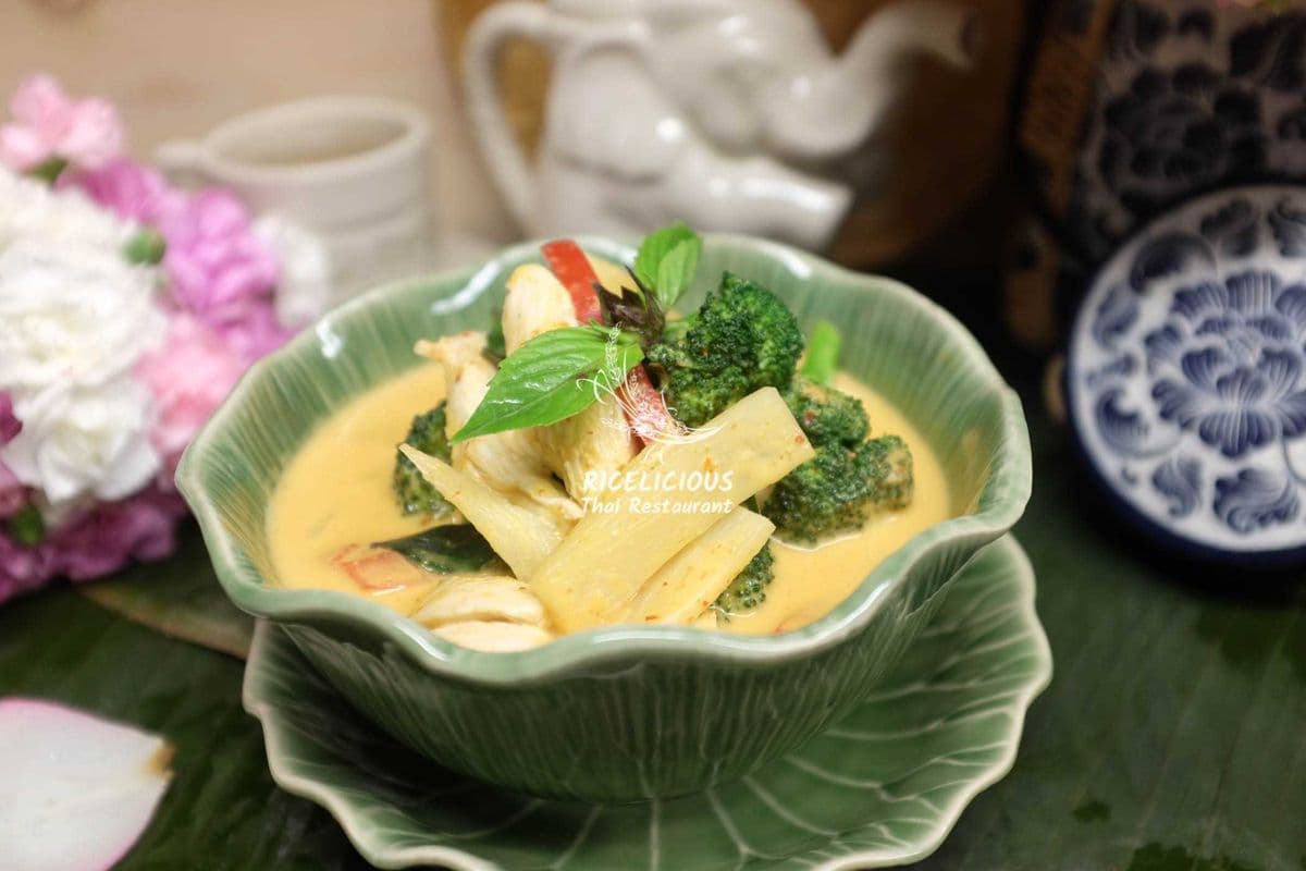C2. Red Curry (Kang Dang)