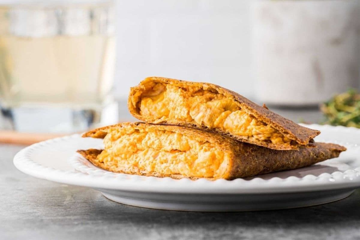 Calzone : Buffalo Chicken - Low-Carb | GF | Diabetic Friendly (172 g)