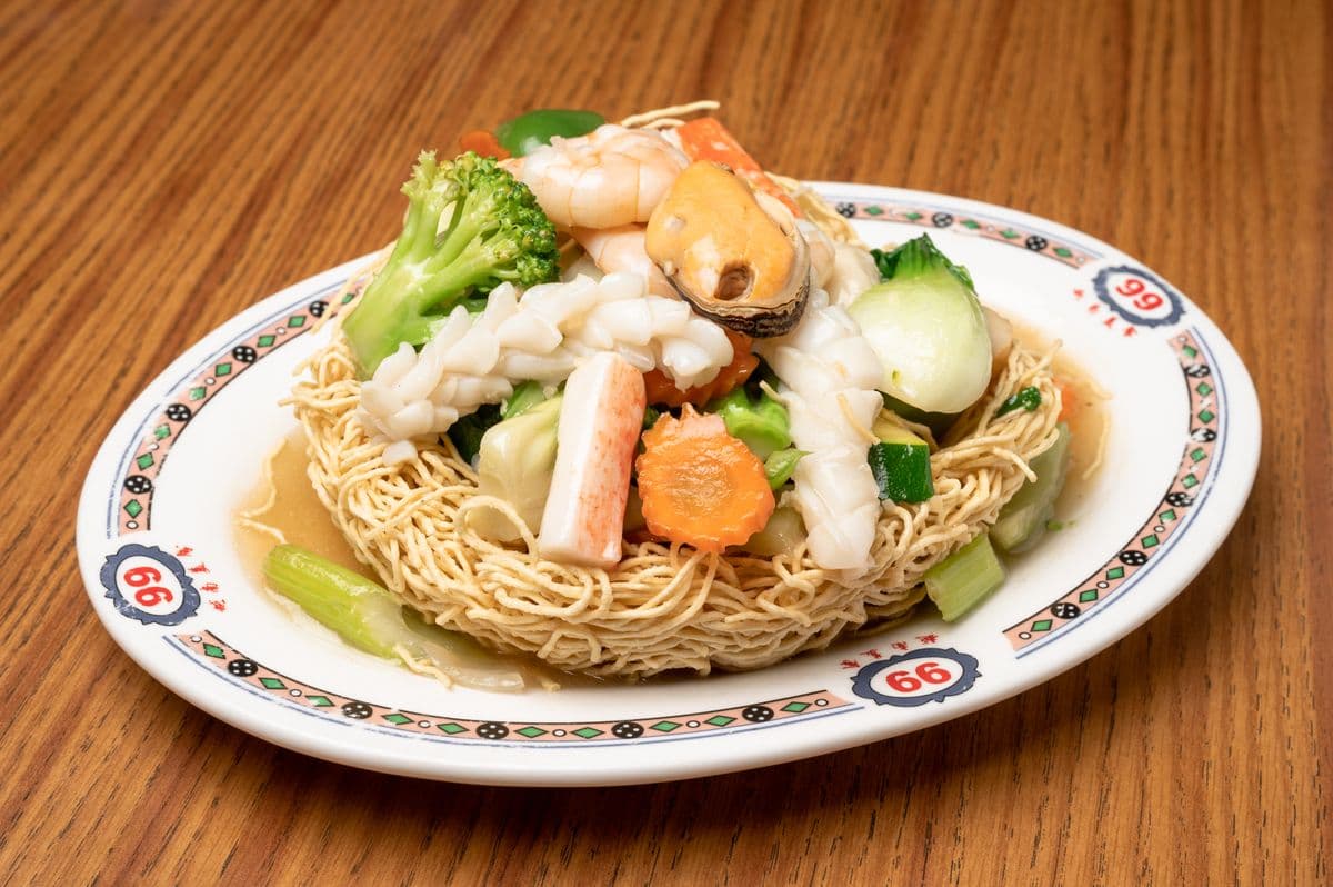 Thai Style Stir Fry Seafood on Egg Noodle