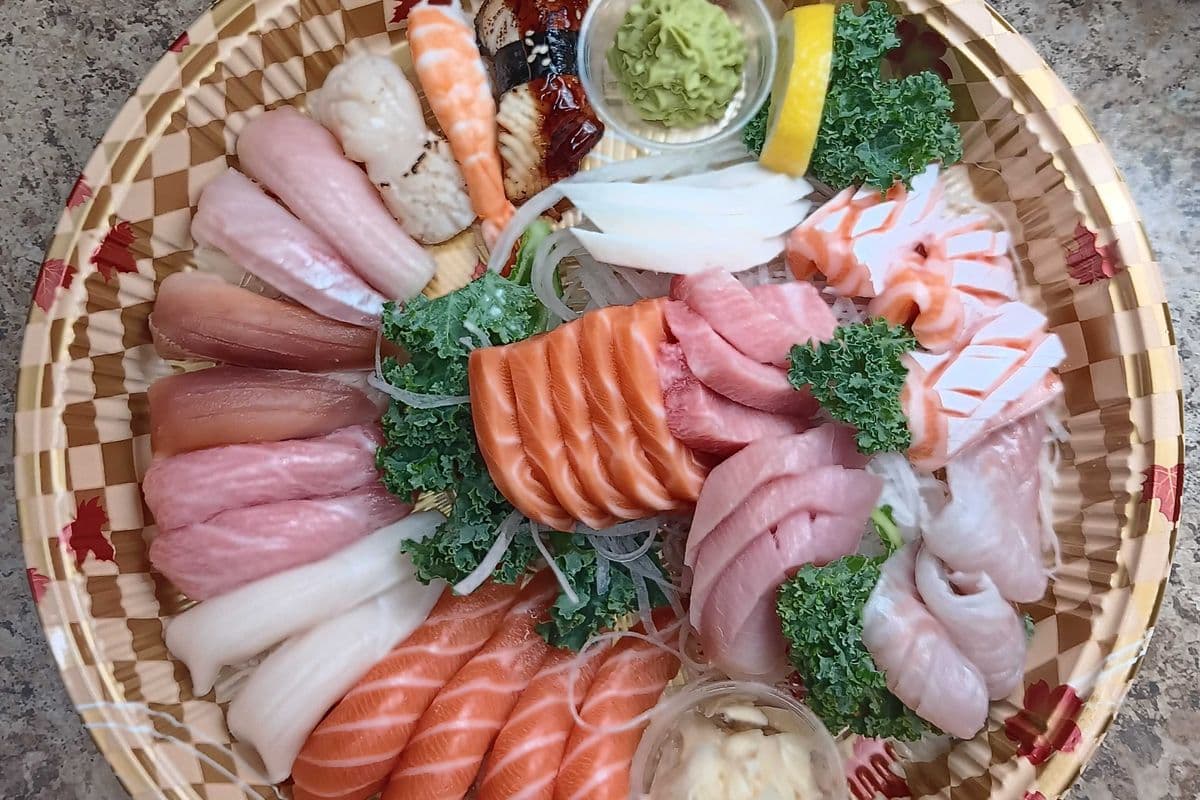 T.10 Sashimi & Sushi Tray (55pcs)