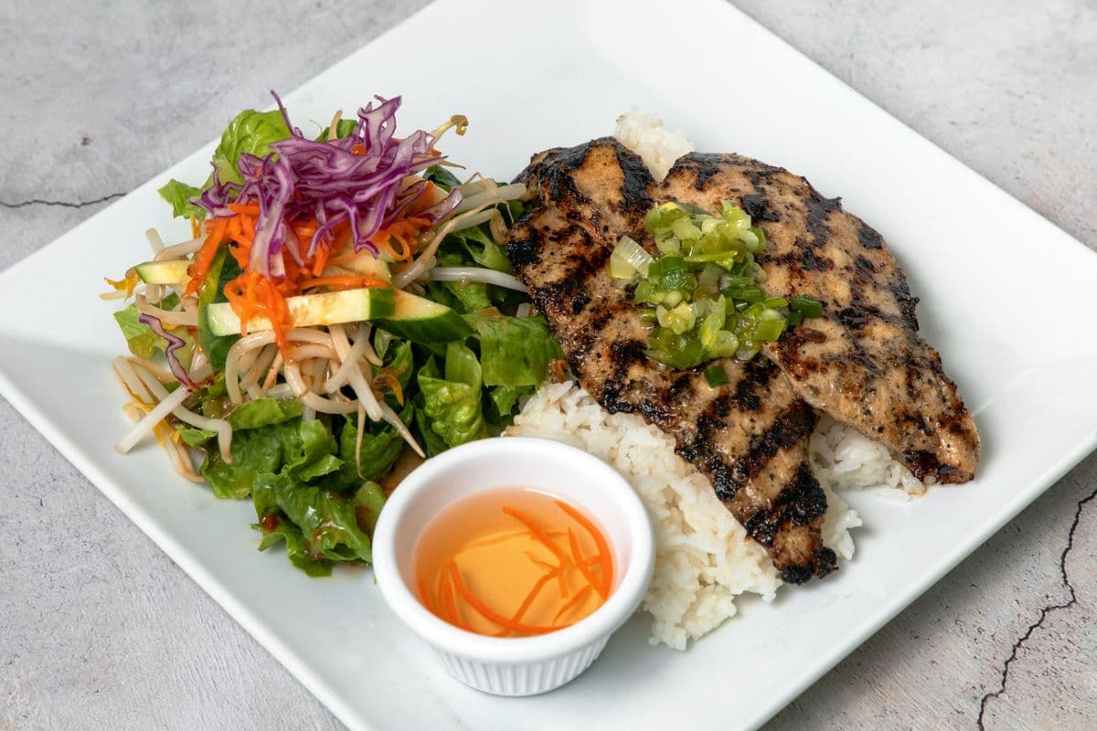 C01. Grilled Chicken on Rice - Com Ga Nuong