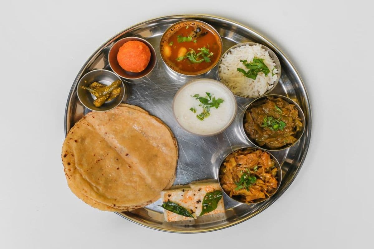 Vada Pav (Gujarati)
