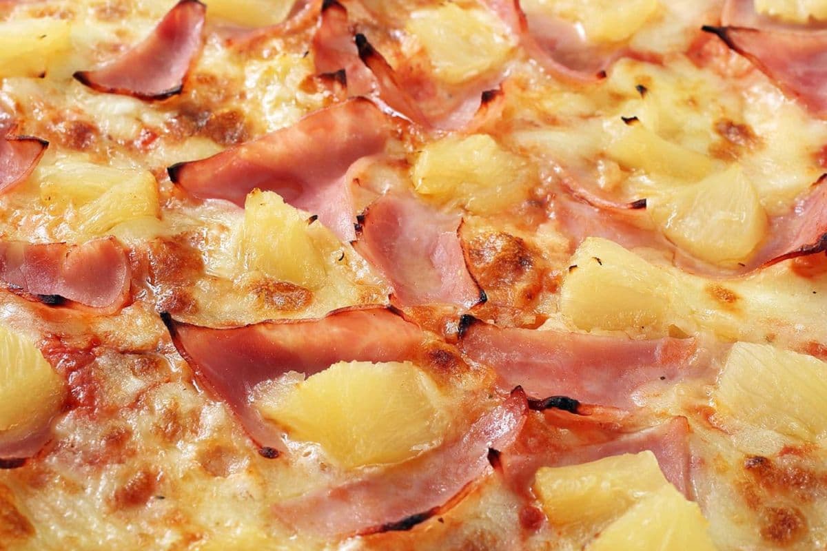 Medium 12" Hawaiian Pizza