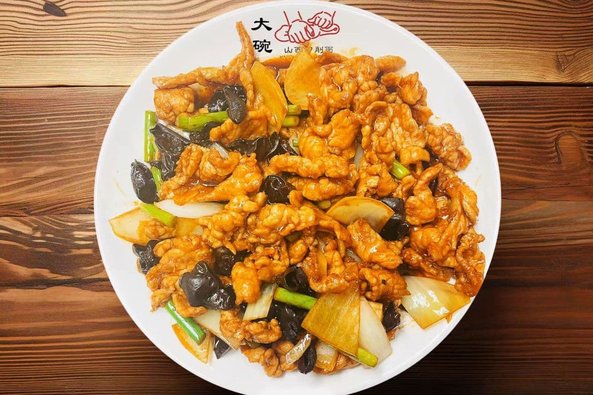 Stir-fried Pork (Special) / 过油肉（招牌)