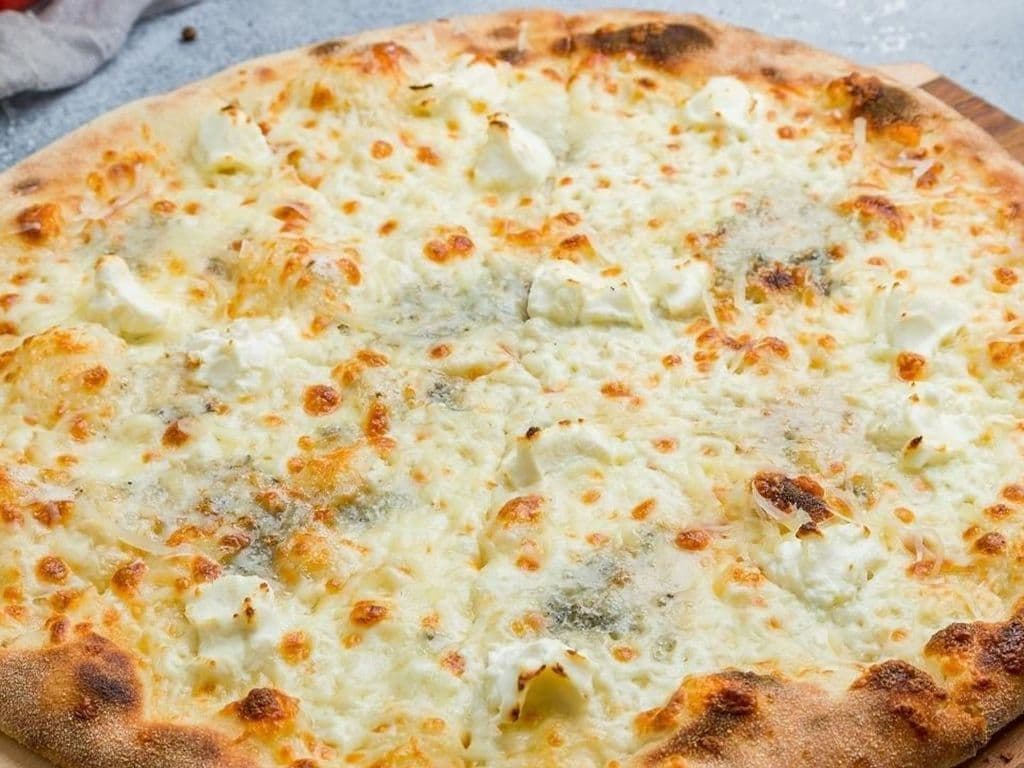 Quattro Formaggi Pizza (partysize)