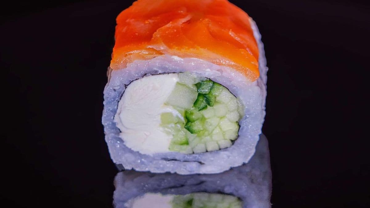 J6. Philadelphia Roll (6 pcs)